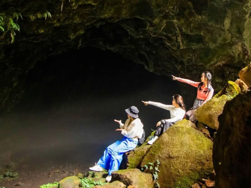 Top 5 Cung Đường Trekking Miền Nam Đẹp "Quên Lối Về" 2025 5 vat dung trekking chu bluk ma ban khong the thieu