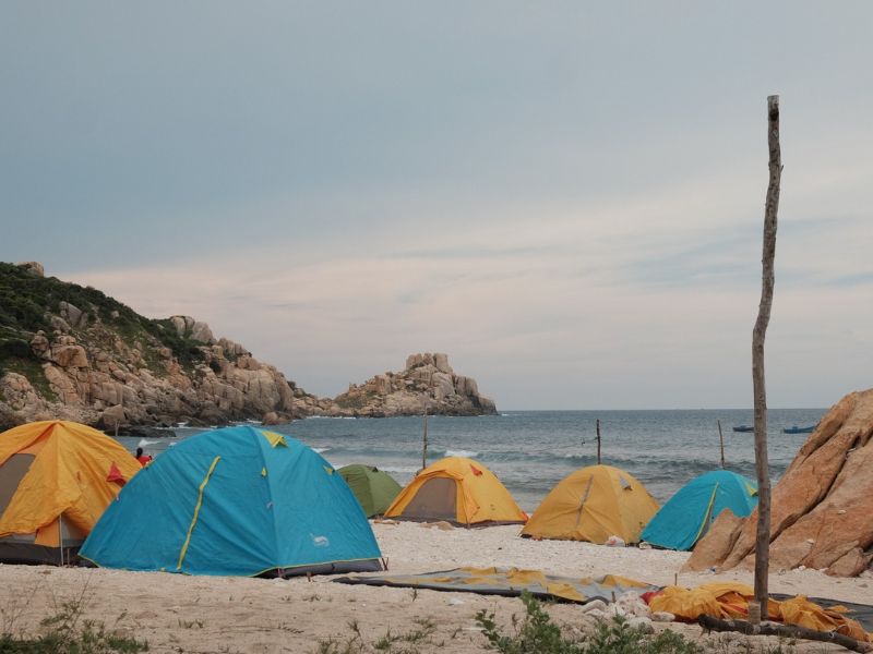 Chuẩn Bị Trekking Cực Đông Nên Mang Theo Gì do dung cam trai cuc dong