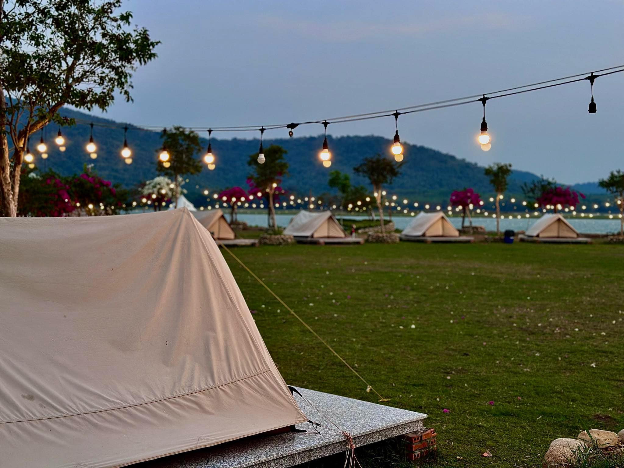 Cuối Tuần Đi Đâu Camping? 20+ Khu Cắm Trại Gần Sài Gòn khu cam trai Bang Lang Glamping